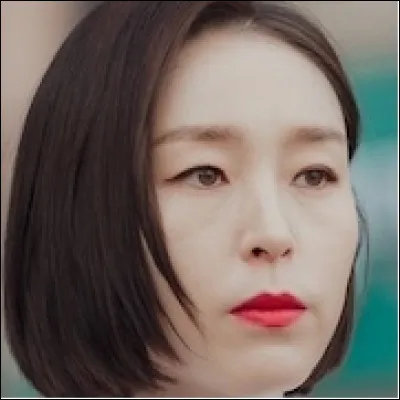 Qui fait enlever et emprisonner la directrice Yoon Ji-hye dans l'épisode 9 ?