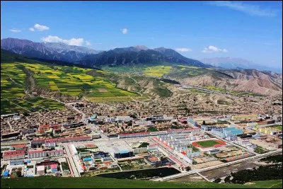 Quelle est cette ville, capitale de la Mongolie, centre politique, &eacute;conomique, industriel, financier et culturel du pays, deuxi&egrave;me ville la plus pollu&eacute;e au monde ?
