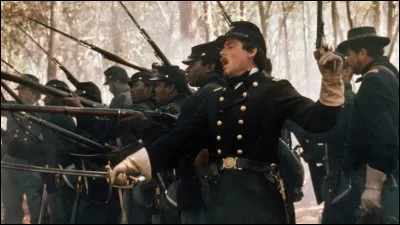 "Glory" est joué par Denzel Washington.