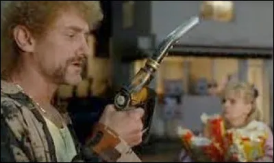Dans quel film français peut-on voir cette scène du premier plein à la station-service ?