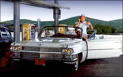 Dans quel film voit-on Bourvil téléphoner de sa Cadillac lors d'un arrêt à la station-service ?