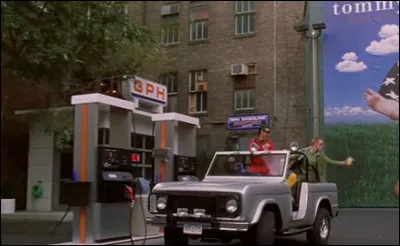 Dans quel film réalisé par Ben Stiller, le plein d'essence finit-il de façon explosive ?