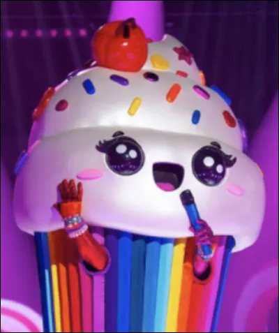 Une chanteuse était dans le costume du cupcake. Mais qui ?