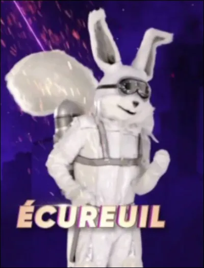 Quelle chanteuse était sous le costume de lécureuil ?