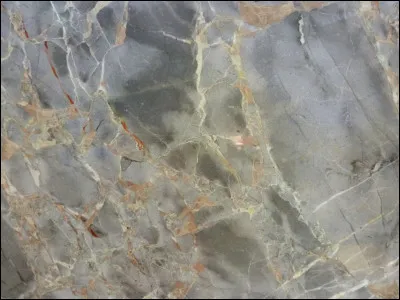 De quelle roche sédimentaire dérive le marbre ?