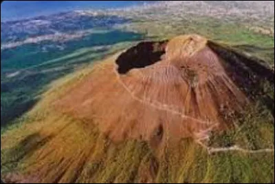 Quelle ville a été ensevelie sous la lave du Vésuve pendant l'Antiquité ?