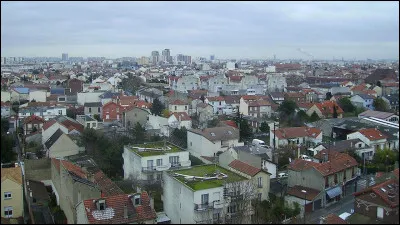 C'est le second par la population avec 1 624 000 habitants et il est, après Paris, le plus densément peuplé, avec 9 000 habitants au km² :