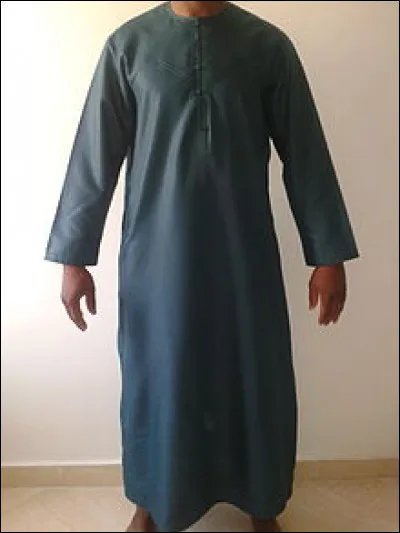 Quel est le nom du v&ecirc;tement long port&eacute; traditionnellement par les hommes musulman ou arabe ?