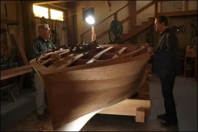 Gibbs a construit plusieurs bateaux dans son garage, mais comment les sort-il ?