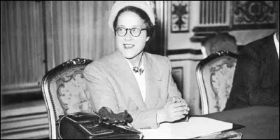 En France, la première femme ministre a été nommée en :