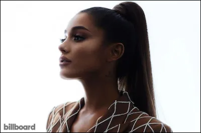 Situation 1 : tu es au cinéma.
Tu sors dans un film sans le savoir. Et tu sors en train de ronfler (tu es endormie) et tout le monde voit ce film devant toi en rigolant. Que fais-tu ?