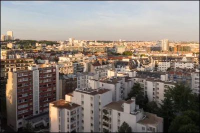 Montreuil est, avec 111 000 habitants, la deuxième ville du département :