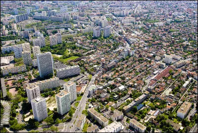 Colombes est, avec 86 000 habitants, la troisième ville du département :