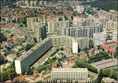 Chelles est, avec 55 000 habitants, la deuxième ville du département :