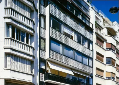 Au Japon, certaines personnes vivent dans l'anxiété, et choisissent de s'isoler chez eux plutôt que de sortir. Comment se nomment-ils ?