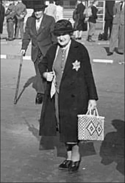 En quelle ann&eacute;e le port de l'&eacute;toile juive est-il devenu obligatoire ?