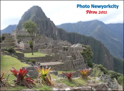 Quel est ce site du Pérou, une ancienne cité de l'Empire inca du XVe siècle située sur un promontoire rocheux , disparue puis redécouverte en 1911 ?