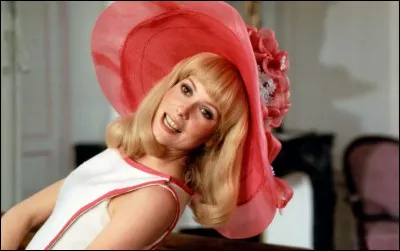 Dans quel film Catherine Deneuve est-elle professeure de danse ?