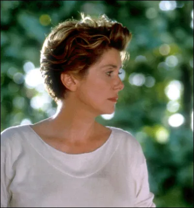 Dans quel film Catherine Deneuve se retrouve-t-elle en famille lorsque sa mère a des problèmes de santé ?