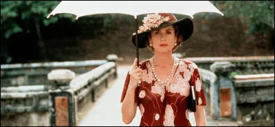 Dans quel film Catherine Deneuve a-t-elle adopté une vietnamienne avec qui elle va rentrer en concurrence ?