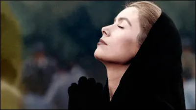 Dans quel film Catherine Deneuve est-elle la maitresse de l'homme qui a été son tuteur ?