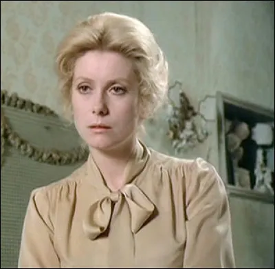 Dans quel film Catherine Deneuve joue-t-elle Elisa Stotz ?