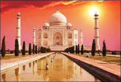 En Inde, vous ne pouvez pas vous couper les ongles...