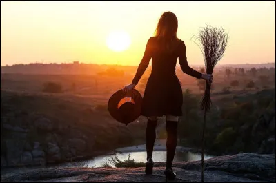 Au Costa Rica, pour éloigner les sorcières qui terrorisent les enfants, les"ticos" ont pris pour habitude de porter...