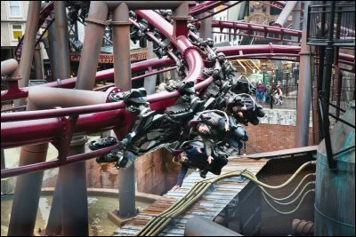 Qui est le constructeur de ce coaster ?
(FLY)