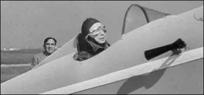 Dans quel film de 1944 a-t-il Madeleine Renaud pour partenaire dans une histoire de passion pour l'aviation ?