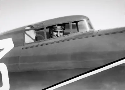 Comment Hélène Boucher décède-t-elle ?