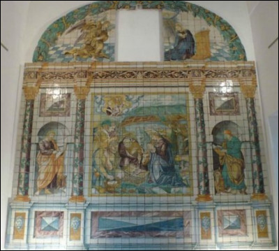Combien d'azulejos possède l'&oelig;uvre "Nossa Senhora da Vida" ?