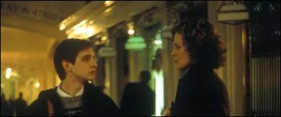 Comment s'appelle ce film, ou cette série, avec Sigourney Weaver et Aaron Stanford ?