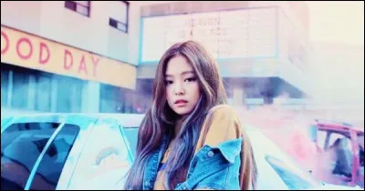 Quelle est la première chanson sortie par le groupe en 2016 ?