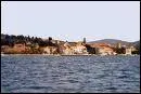 Magnifique petite le de Croatie situe face  Sibenik sur la mer Adriatique :