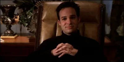 Quelle est la spécialité de Jonathan Levinson, un des membres du Trio des nerds ?