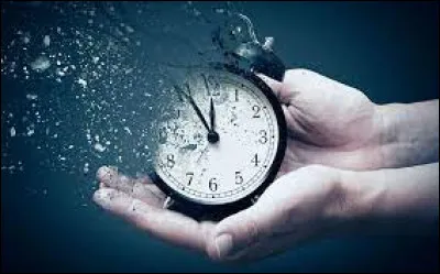 Qui est l'interpr&egrave;te de la chanson "Avec le temps" ?