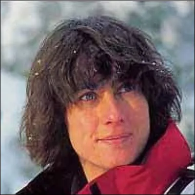 Sport / géographie : 
Grimpeuse et alpiniste, née à Oran le 24 juillet 1960, Catherine Destivelle devient, dans les années 1980, lune des meilleures grimpeuses mondiales. Collectionnant les records, les trophées et les titres honorifiques, elle est la première femme à gravir, en hiver et en solitaire, les trois grandes faces nord des Alpes.
Quelles sont les trois grandes faces nord des Alpes ?