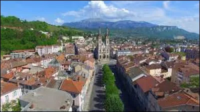 Voiron et Bourgoin-Jallieu sont des villes du département :