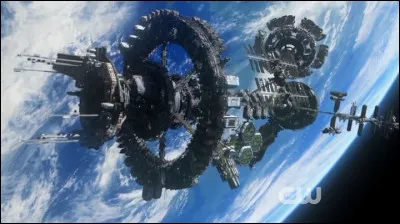 Dans l'Arche, quel était le numéro de prison de Clarke ?