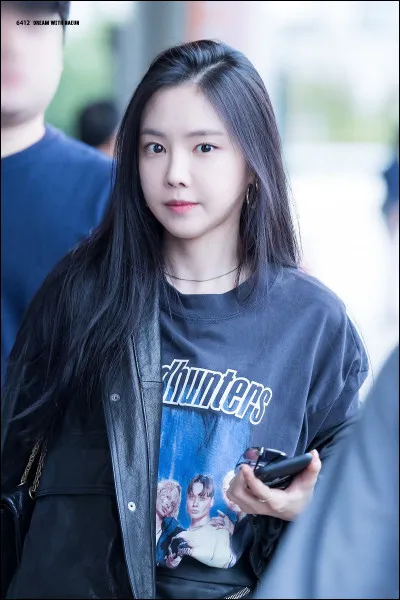 De quel groupe est-elle proche ?