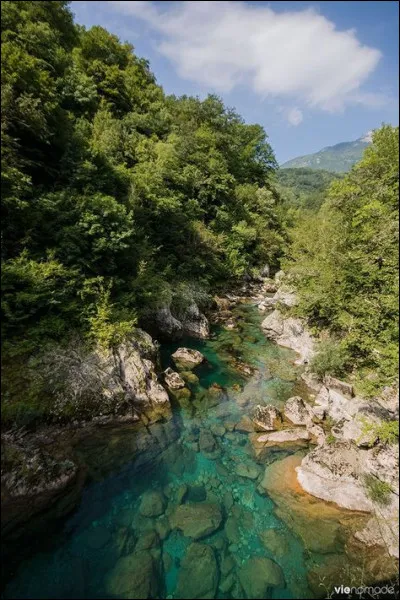 Dans lequel de ces pays une rivi&egrave;re s'appelle-t-elle l'Ou&iuml; ?