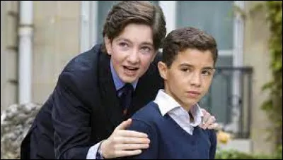 Qui joue le r&ocirc;le principal dans le film "Neuilly sa m&egrave;re !" ?