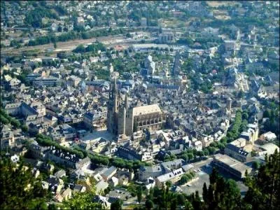 Une vue sublime sur la préfecture de la Lozère qui accueille l'arrivée de la 12e étape :