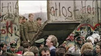 En quelle ann&eacute;e le mur de Berlin a-t-il &eacute;t&eacute; construit ?