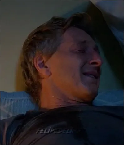 Quelle est la réponse de Johnny à Miguel quand il lui dit "Je vous aime" ?