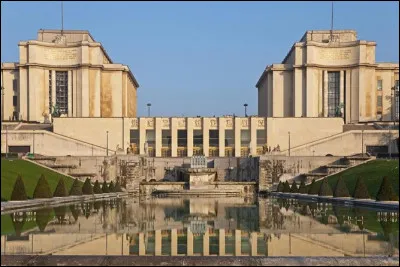 Le Palais de Chaillot, qui abrite le musée de l'Homme, le musée de la Marine et le Théâtre national de Chaillot, se trouve dans le ... arrondissement.