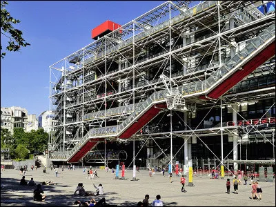 Le Centre Pompidou, appelé aussi "Beaubourg", se trouve dans le ... arrondissement.