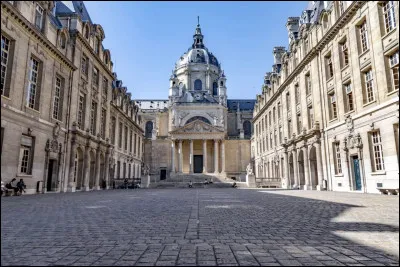 La Sorbonne, haut lieu des études universitaires, est dans le ... arrondissement.