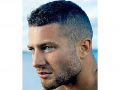 D'après un célèbre slogan, quelle marque incarne "la perfection au masculin" ?